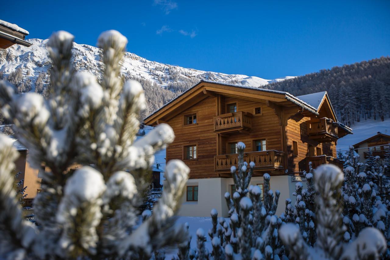 Les Fleurs Bleues Aparthotel Ливиньо Екстериор снимка